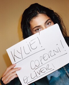 Kylie-Jenner-Coperni-Fall-2023-Photoshoot02.jpg