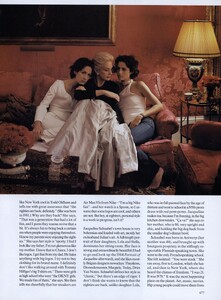 Mother_Leibovitz_US_Vogue_March_2000_08.thumb.jpg.b03677665a1d52c7f05d12a816047301.jpg