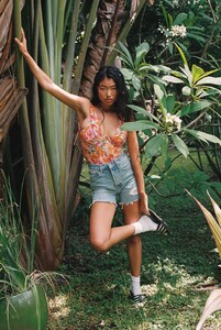 Tropicana_Look15-19.thumb.jpg.dfd383e4514e746248bf5ff97d741008.jpg