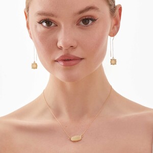 champagne_druzy_freddie_threader_earrings_accessories_01_2048x2048.thumb.jpg.469dd6525f4e0a251be8570f0cc6a281.jpg