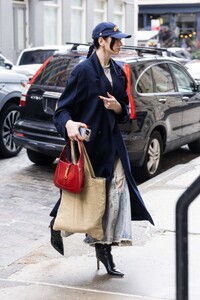 dua-lipa-arrives-at-her-hotel-in-new-york-03-08-2023-0.jpg