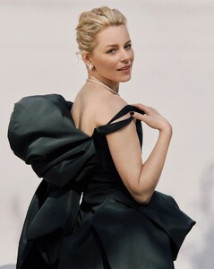 elizabeth-banks-for-vanity-fair-getting-ready-for-oscars-2023-march-2023-3.jpg