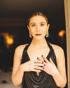 elizabeth-olsen-academy-awards-photo-shoot-march-2023-1.jpg