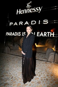 elizabeth-olsen-at-hennessy-paradis-celebrates-paradis-e-on-earth-in-joshua-tree-02-07-2023-9.jpg