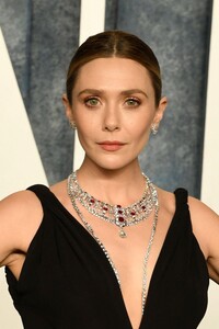 elizabeth-olsen-at-vanity-fair-oscar-party-in-beverly-hills-03-12-2023-2.jpg