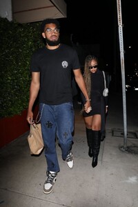 jordyn-woods-at-a-dinner-date-at-giorgio-baldi-in-santa-monica-06-29-2021-6.jpg