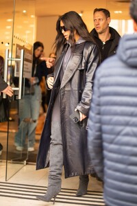 kim-kardashian-shopping-at-galerie-lafayette-shopping-center-in-paris-03-19-2023-4.jpg