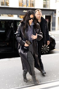 kim-kardashian-shopping-at-galerie-lafayette-shopping-center-in-paris-03-19-2023-5.jpg