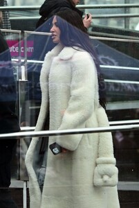 kim-kardashian-visits-london-eye-03-17-2023-3.jpg
