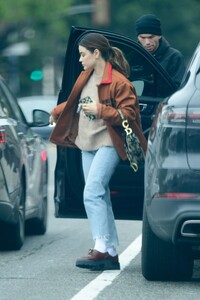 lucy-hale-out-in-los-angeles-03-11-2023-2.jpg