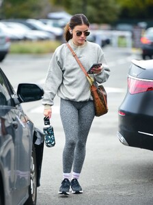 lucy-hale-out-in-los-angeles-03-23-2023-3.jpg