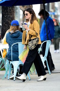 lucy-hale-shopping-in-studio-city-03-04-2023-3.jpg