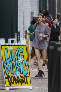 paris-jackson-out-shopping-in-new-orleans-03-02-2023-7.jpg