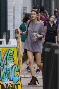 paris-jackson-out-shopping-in-new-orleans-03-02-2023-9.jpg