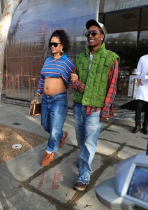pregnant-rihanna-and-a-ap-rocky-leaves-bottega-louie-in-west-hollywood-03-15-2023-8.jpg
