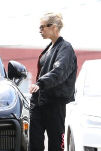 stella-maxwell-out-in-los-angeles-03-09-2023-6.jpg