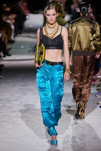 00009-Tom-Ford-Spring-2022-RTW-Credit-FILIPPO-FIOR-GORUNWAY.thumb.jpg.6bfa1d3170b74423d4d5e9d7ac218b38.jpg