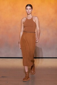 00015-Hermes-Spring-22-RTW-Paris-credit-Gorunway.thumb.jpg.005bb370660e3918a5d6477c09252ef2.jpg