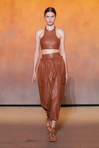 00018-Hermes-Spring-22-RTW-Paris-credit-Gorunway.thumb.jpg.edb63096e53d164a0f53cfc867fbdf0b.jpg
