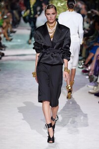 00028-Tom-Ford-Spring-2022-RTW-Credit-FILIPPO-FIOR-GORUNWAY.thumb.jpg.eafb37c4bd55843ce7d3867034c3d635.jpg