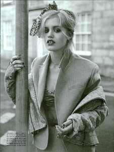 1348370592_ARCHIVIO-VogueItalia(August2009)-GeorgiaMayJagger-006.thumb.jpg.325e0466a73d49622f91494756d71008.jpg