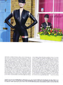 1362320861_VogueItalia(August2009)-Beauty-005.thumb.jpg.05b228cc70052ced834e2938f8ca2c41.jpg