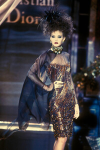 1523085038_ChristianDior1995HauteCouture99.thumb.jpg.ea8451d3dd05c2f2d526baddfcf5f8bc.jpg