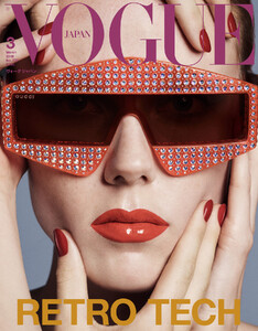 1883135583_VogueJapanMarch201822.thumb.jpg.b5034981ad9048115fff4b09f388ae4a.jpg