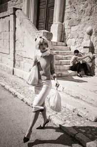 voguemayshhottyp09y78f (3).jpg