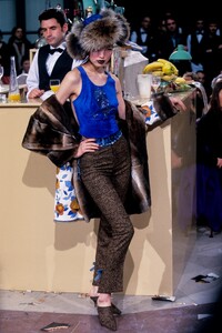 Seredin et Vasiliev 2001 Women RTW 54.jpg