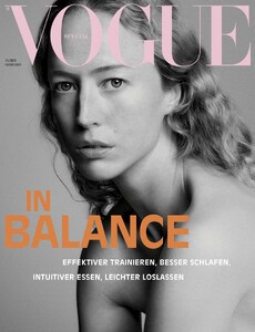 878050503_VogueGermanyNovember2020102.thumb.jpg.a240dee679a89a136d3f0123370fcbd3.jpg