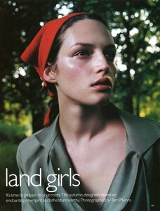 957342263_VogueUK(October1999)-LandGirls-002.thumb.jpg.ddf28a61347f631faa3ac84a8b2ac8fd.jpg