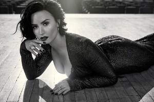 DemiLovatoBillboardUHQ_003.jpg