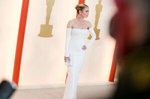 Emily_Blunt_-_95th_Annual_Academy_Awards_at_Dolby_Theatre_in_Los_Angeles_-_March_122C_202305.jpg