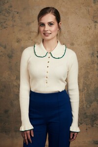 angourie-rice-2023-winter-tca-portraits-4.jpg