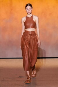 defile-hermes-printemps-ete-2022-paris-look-18.thumb.jpg.60ff0509b9da9418191e626e941cfd20.jpg