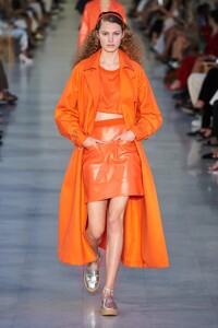 defile-max-mara-printemps-ete-2022-milan-look-14.thumb.jpg.0663dee8854954d6288fb96eb8988b5f.jpg