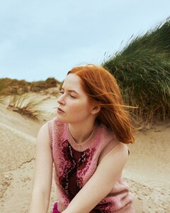 ellie-bamber-barrie-spring-summer-2023-8.jpg