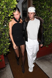 hailey-and-justin-bieber-leaves-giorgio-baldi-in-santa-monica-04-23-2023-5.jpg