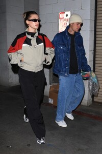 hailey-and-justin-bieber-out-for-dinner-date-at-wally-s-in-beverly-hills-03-27-2023-1.jpg