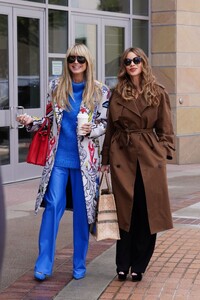 heidi-klum-and-sofia-vergara-arrives-at-agt-rehearsals-in-pasadena-03-29-2023-6.thumb.jpg.189c565cc9d0ce38eb3a6210d30af002.jpg