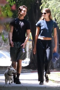 kaia-gerber-and-travis-jackson-out-in-los-feliz-04-10-2023-4.jpg