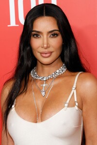 kim-kardashian-at-2023-time100-gala-in-new-york-04-26-2023-5.jpg