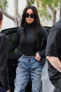 kim-kardashian-out-and-about-in-thousand-oaks-04-14-2023-1.jpg