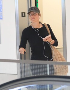kristin-cavallari-arrives-at-lax-airport-in-los-angeles-04-21-2023-1.jpg