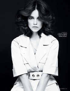 lofficiel-paris-5-2013_barbara-palvin_(10).jpg