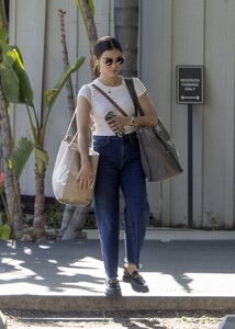 lucy-hale-shopping-in-los-angeles-04-15-2023-0.jpg