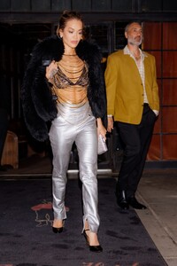 rita-ora-and-taika-waititi-leaves-bowery-hotel-for-date-night-in-new-york-04-28-2023-2.jpg