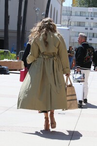 sofia-vergara-arrives-at-america-s-got-talent-studio-in-pasadena-04-02-2023-1.thumb.jpg.486dd33bd54af96fac987e16456f98d1.jpg