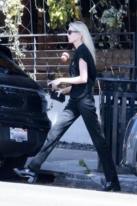 stella-maxwell-out-for-lunch-with-a-friend-at-little-dom-s-in-los-feliz-04-04-2023-5.jpg